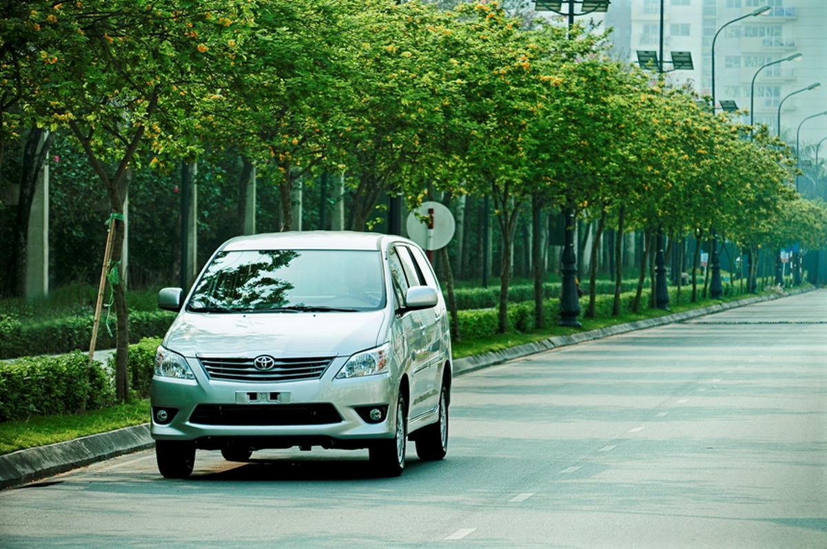 triệu hồi Toyota Innova do lỗi cửa sau mặt trước triệu hồi Toyota Innova do lỗi cửa sau