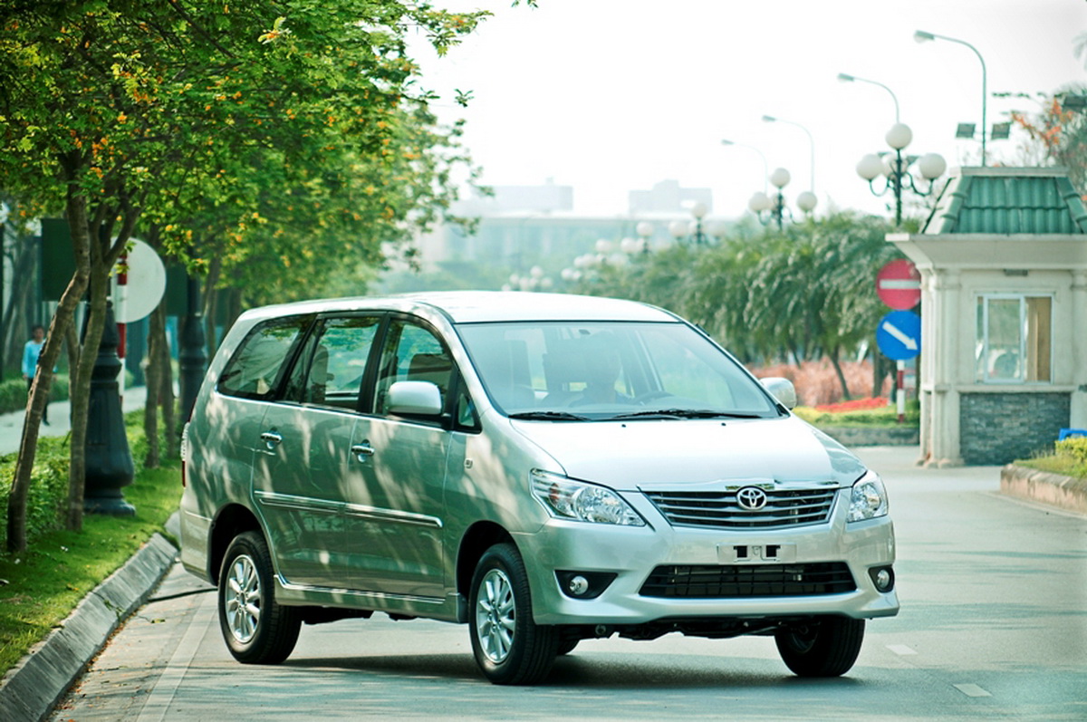 triệu hồi Toyota Innova do lỗi cửa sau hình ảnh triệu hồi Toyota Innova do lỗi cửa sau