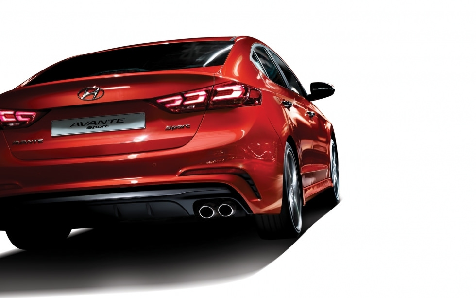 hyundai avante sport 2017 đuôi xe hyundai avante sport 2017