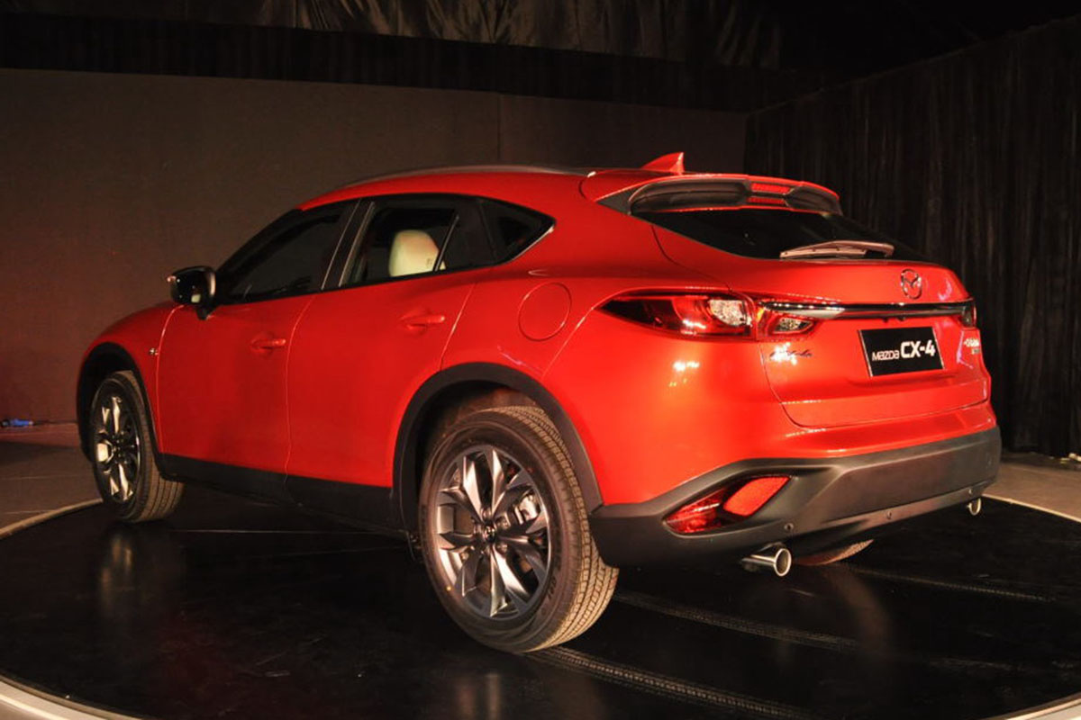 mazda cx-4 đuôi xe mazda cx-4