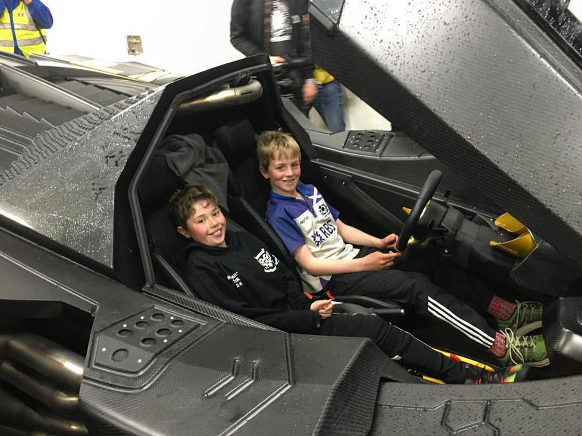 siêu xe batmobile trong gumball 3000 siêu xe batmobile trong gumball 3000