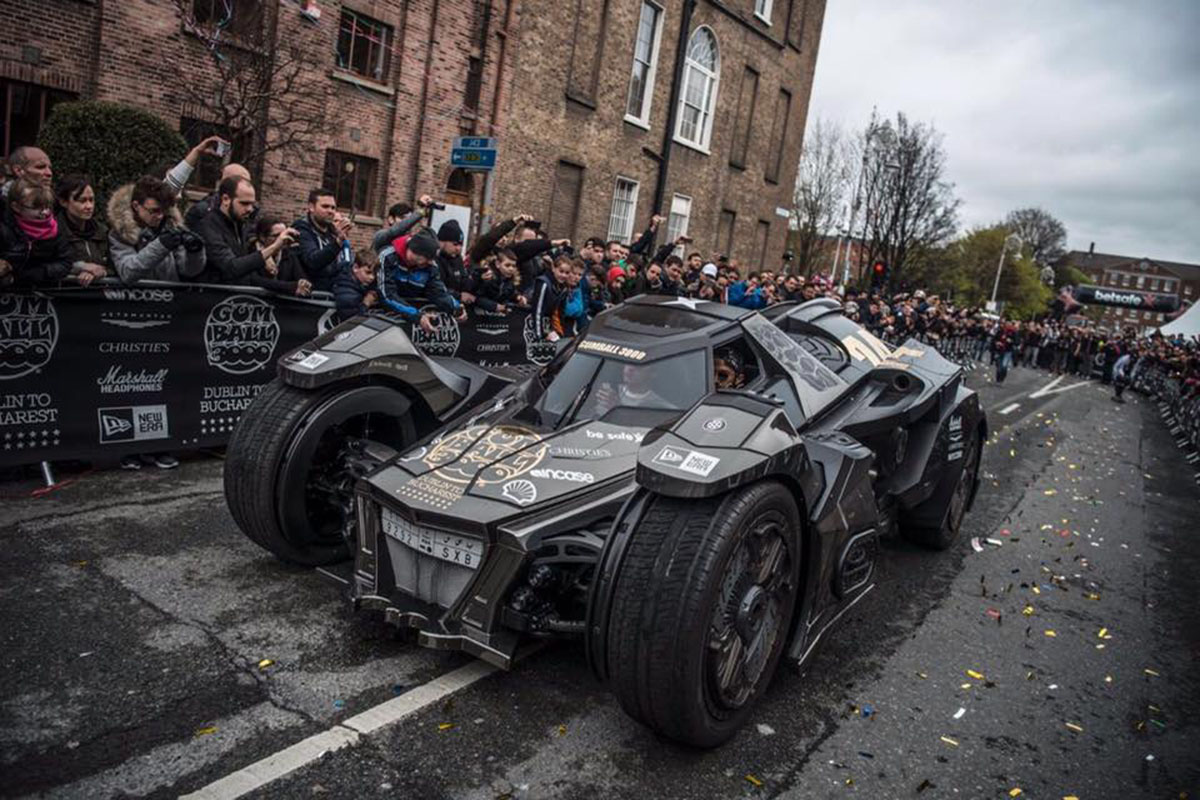 siêu xe batmobile trong gumball 3000 siêu xe batmobile trong gumball 3000