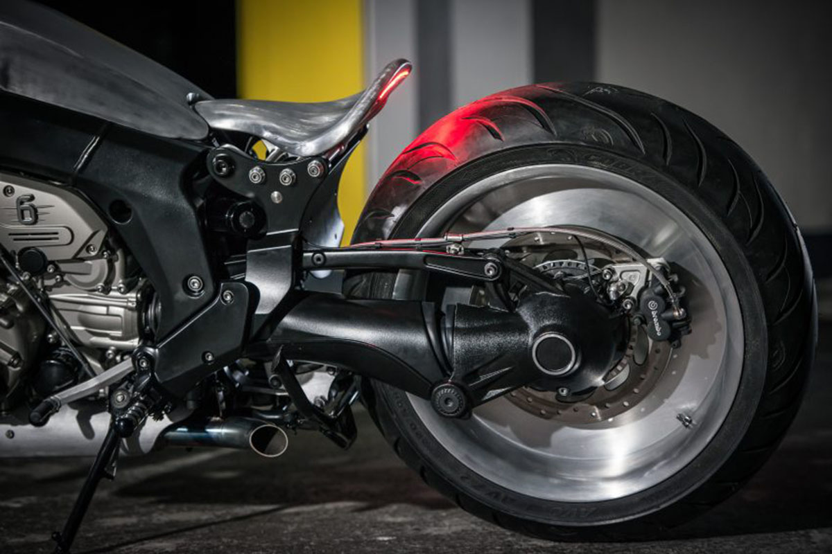 BMW Motorrad K1600 GTL Ignite Straight Six đuôi xe BMW Motorrad K1600 GTL Ignite Straight Six