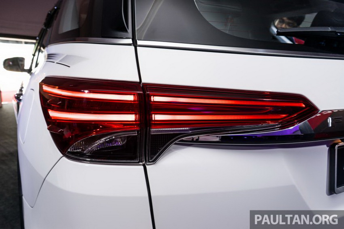 toyota fortuner 2016 tại malaysia đèn hậu toyota fortuner 2016 tại malaysia
