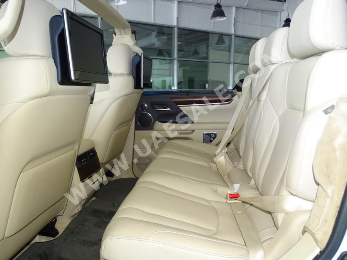 lexus lx570 mui trần khoang hành khách lexus lx570 mui trần