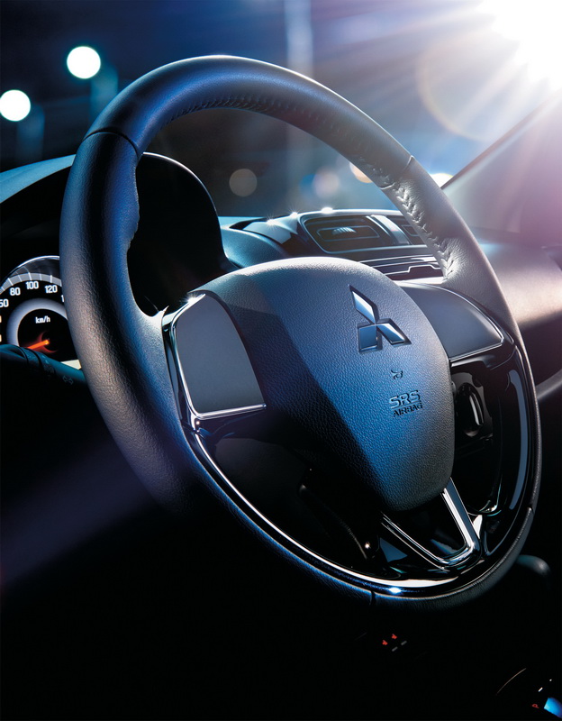 nội thất mitsubishi mirage 2016 vô lăng trong nội thất mitsubishi mirage 2016
