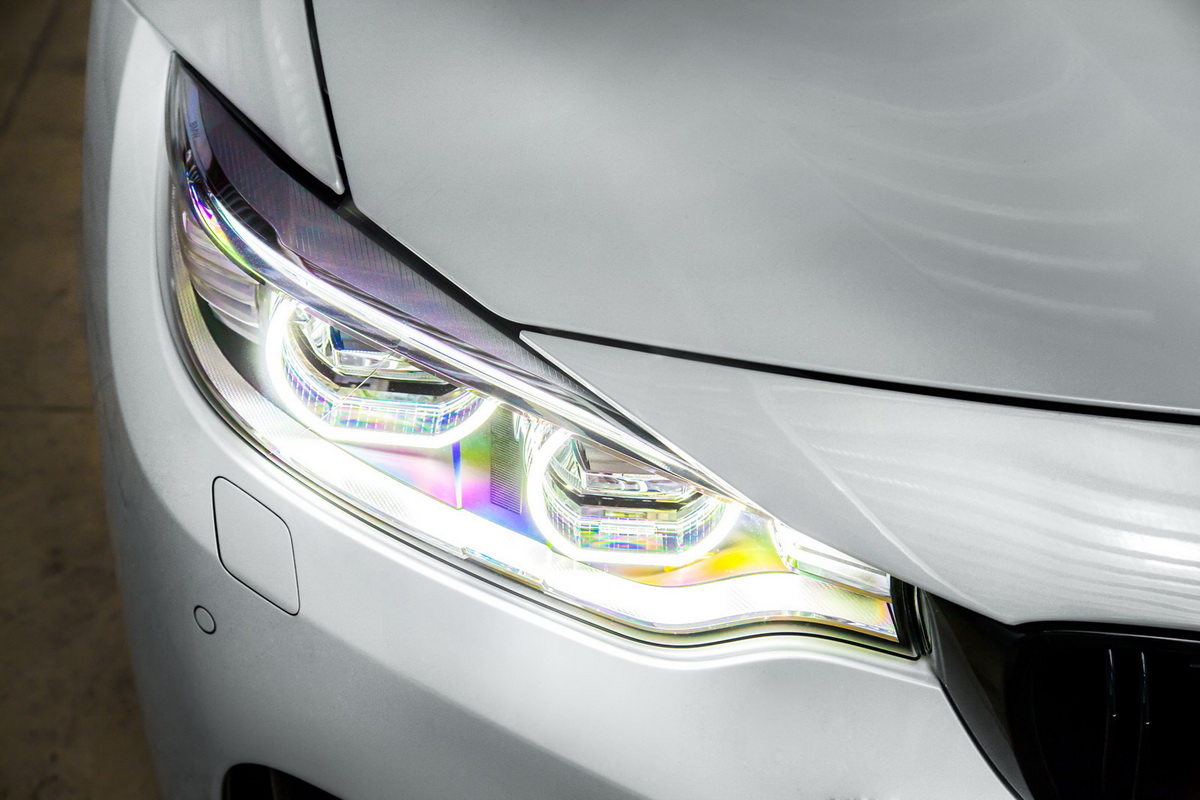 đèn trước BMW M4 Competition Sport