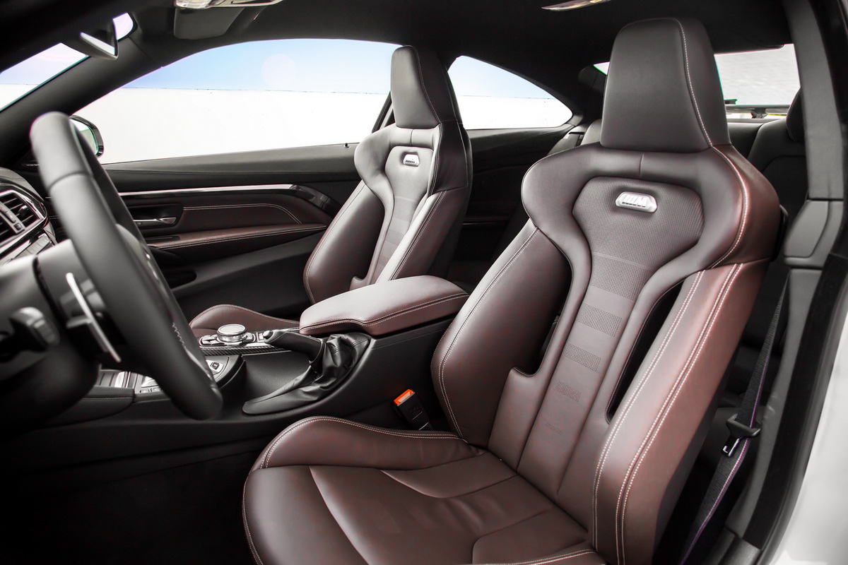 cabin BMW M4 Competition Sport