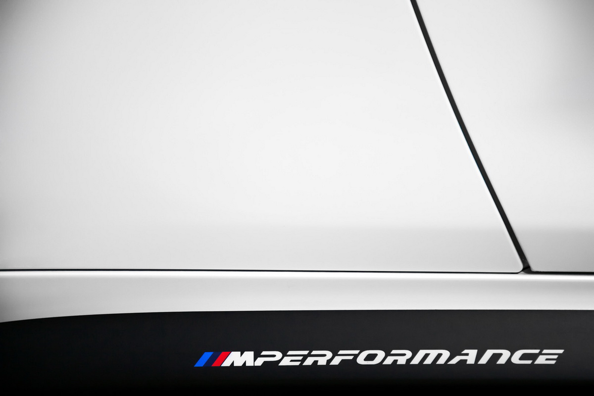 ốp sườn BMW M4 Competition Sport