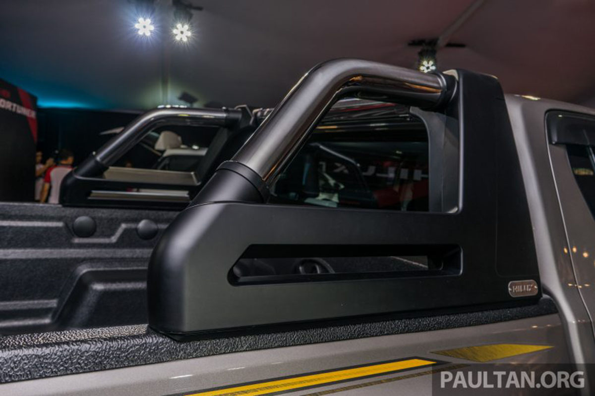 thanh sport bar Toyota Hilux 2016