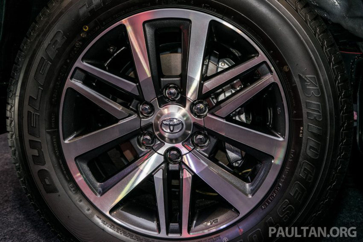 Toyota Hilux 2016 bánh xe Toyota Hilux 2016