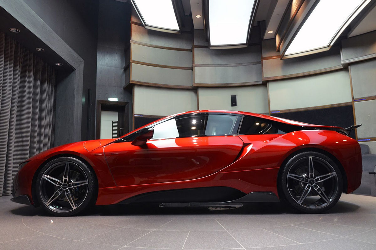 bmw i8 màu đỏ dung nham đặc biệt