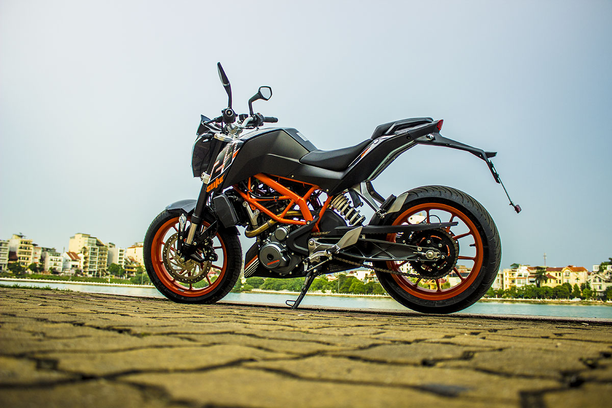 Review KTM Duke 250