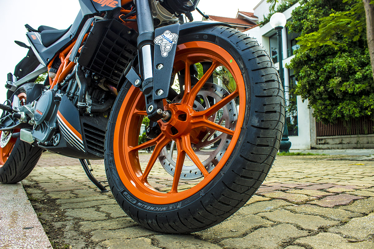 Review KTM Duke 250