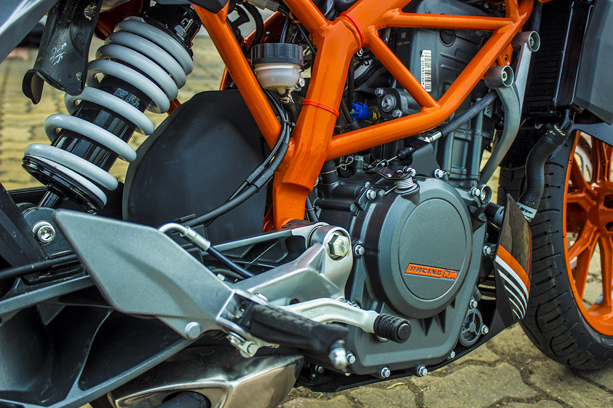 Review KTM Duke 250