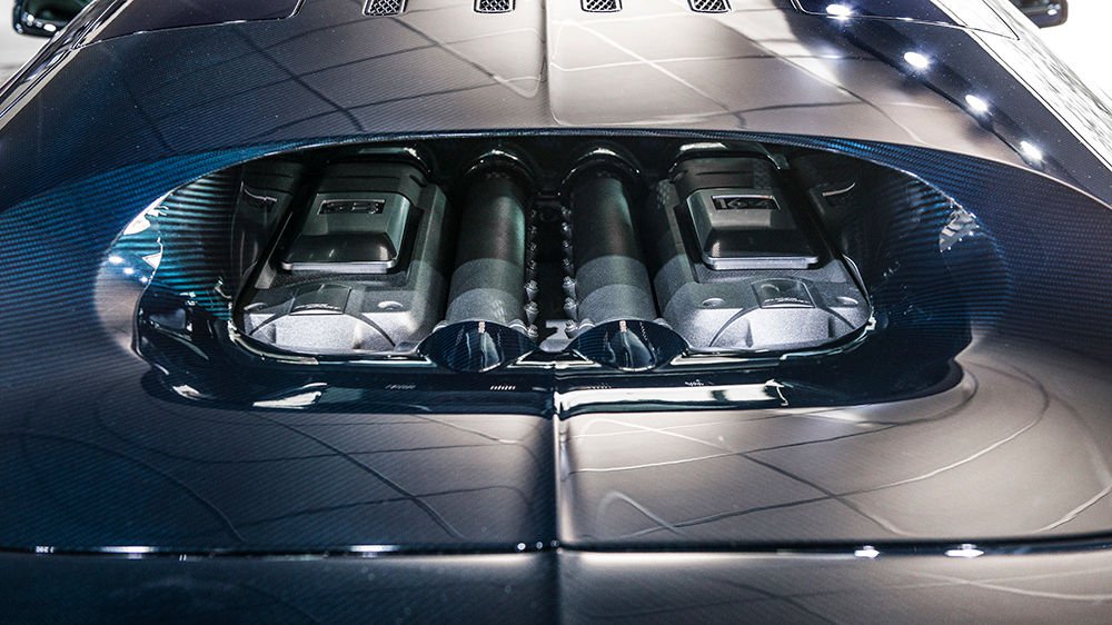 Cận cảnh bản độ siêu xe Bugatti Veyron Super Sport với lớp áo các bon xanh