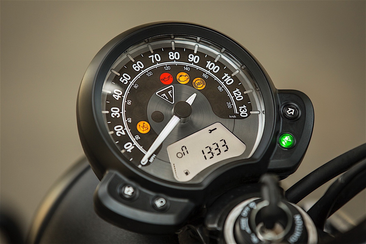 Triumph vén màn mẫu Street Scrambler 2017