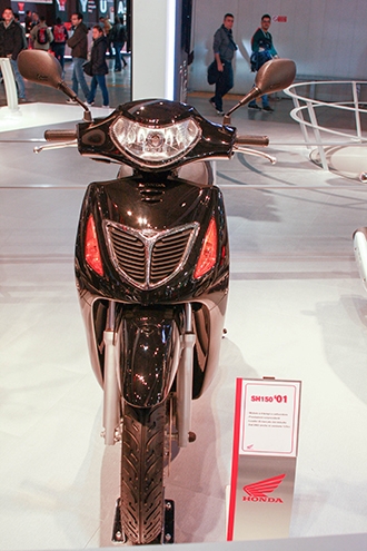 Nhìn lại vóc dáng Honda SH qua các thế hệ