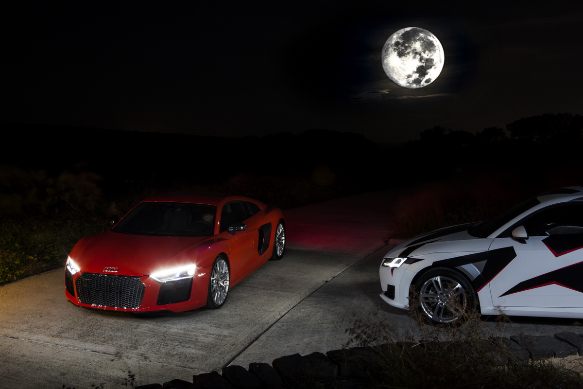 Siêu xe Audi R8 huyền bí dưới ánh sáng của siêu trăng tại Việt Nam