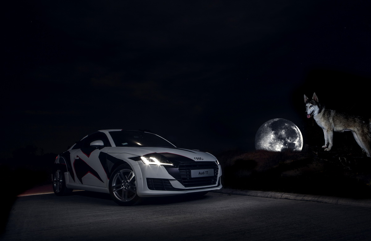 Siêu xe Audi R8 huyền bí dưới ánh sáng của siêu trăng tại Việt Nam