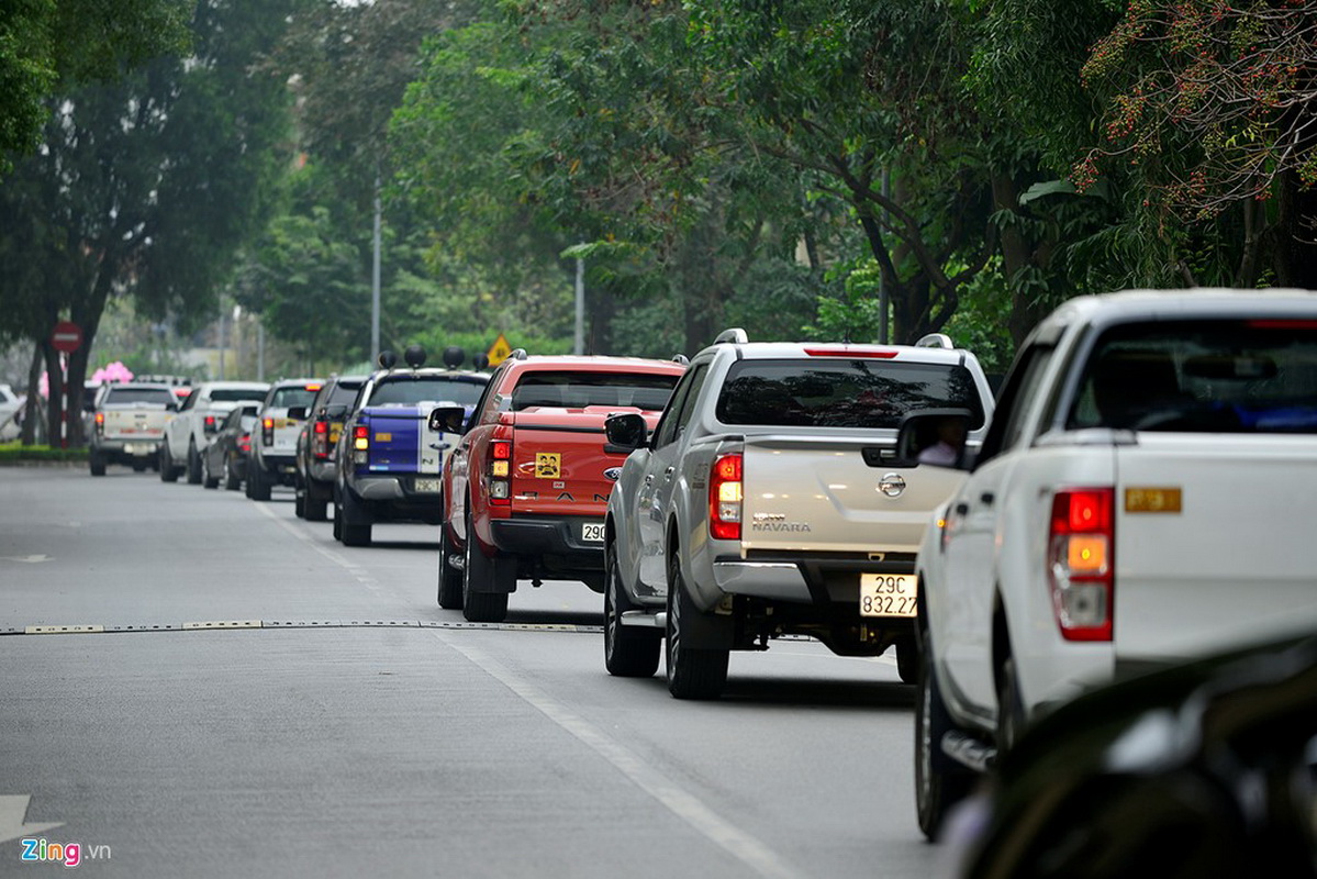 rước dâu bằng hơn 50 xe bán tải