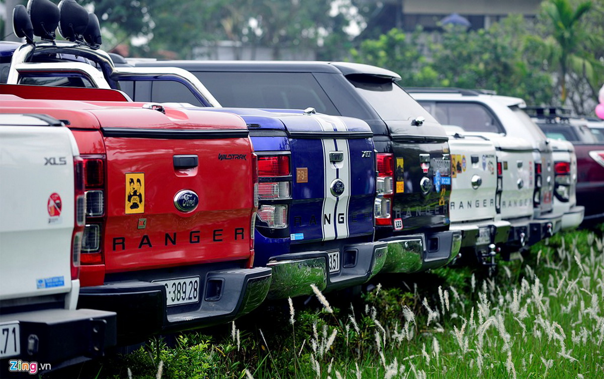 rước dâu bằng hơn 50 xe bán tải