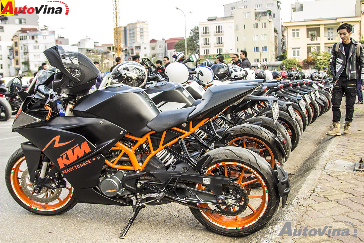 Ngắm dàn xe KTM diễu hành tưởng nhớ cố ca sĩ, nhạc sĩ Trần Lập