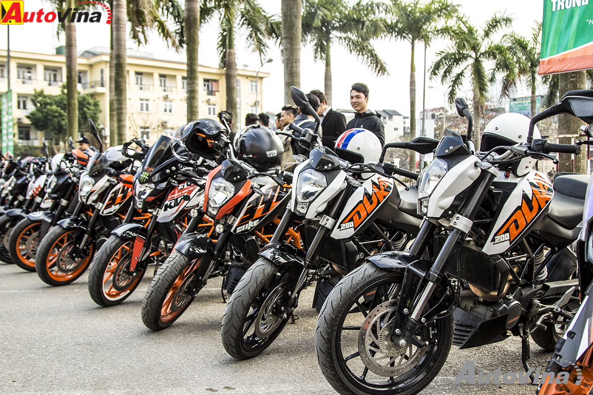Ngắm dàn xe KTM diễu hành tưởng nhớ cố ca sĩ, nhạc sĩ Trần Lập