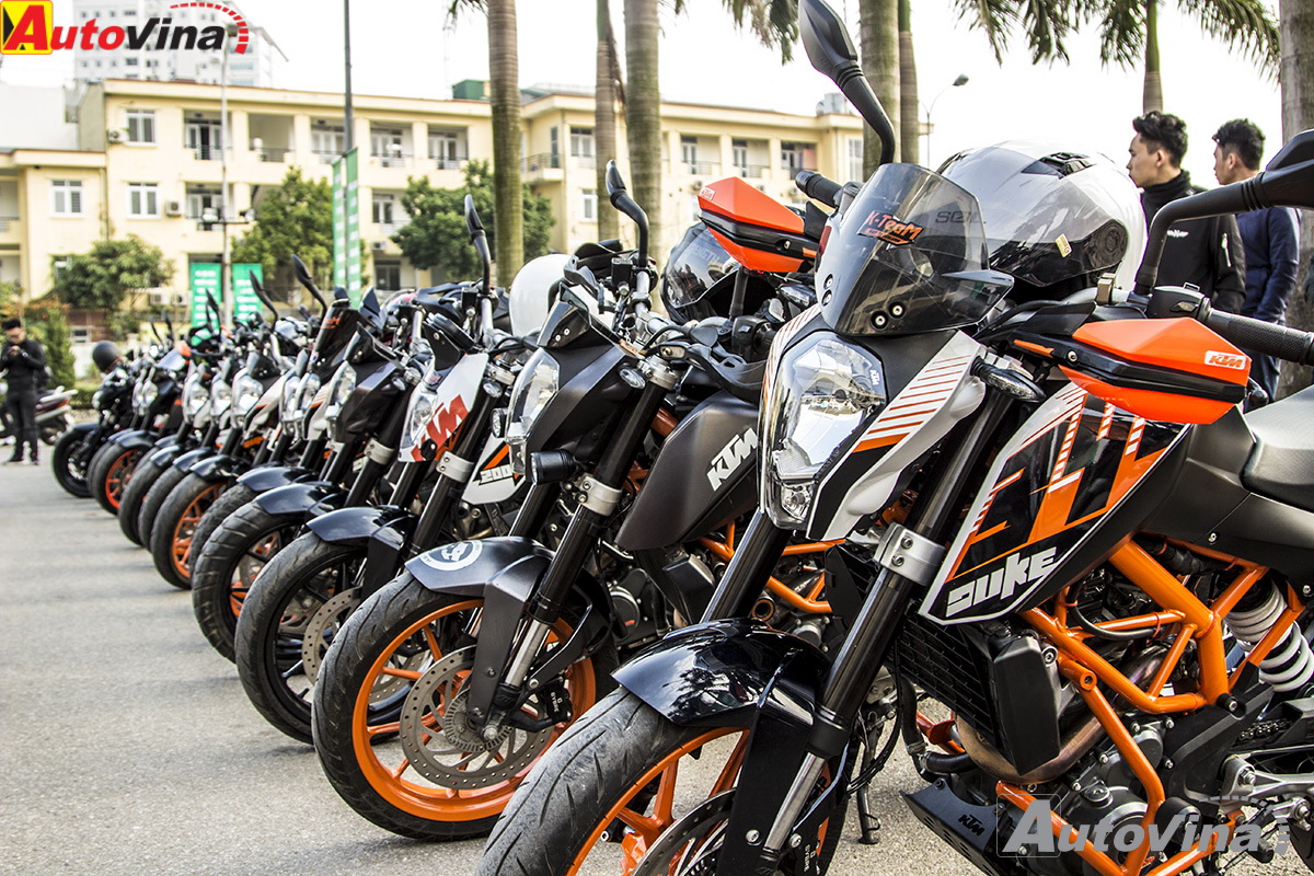 Ngắm dàn xe KTM diễu hành tưởng nhớ cố ca sĩ, nhạc sĩ Trần Lập