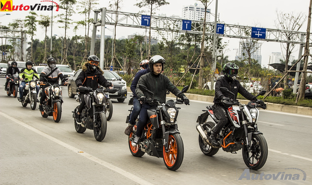 Ngắm dàn xe KTM diễu hành tưởng nhớ cố ca sĩ, nhạc sĩ Trần Lập