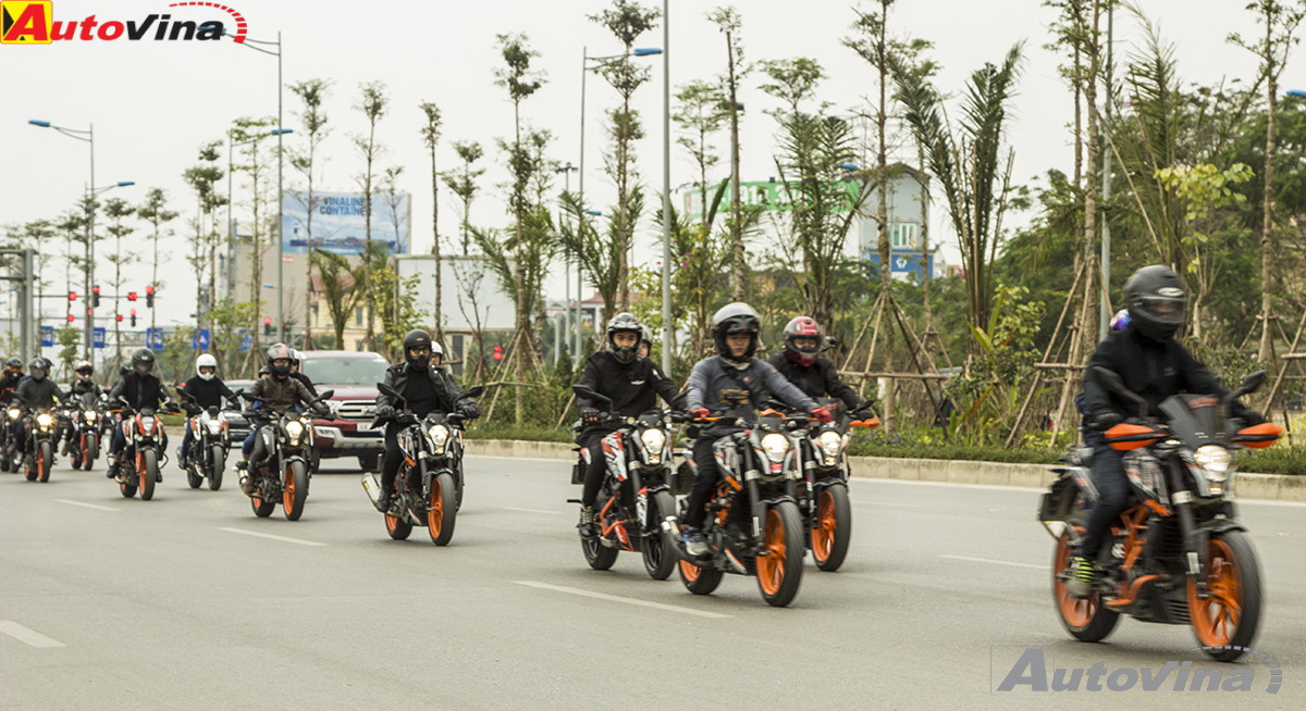 Ngắm dàn xe KTM diễu hành tưởng nhớ cố ca sĩ, nhạc sĩ Trần Lập