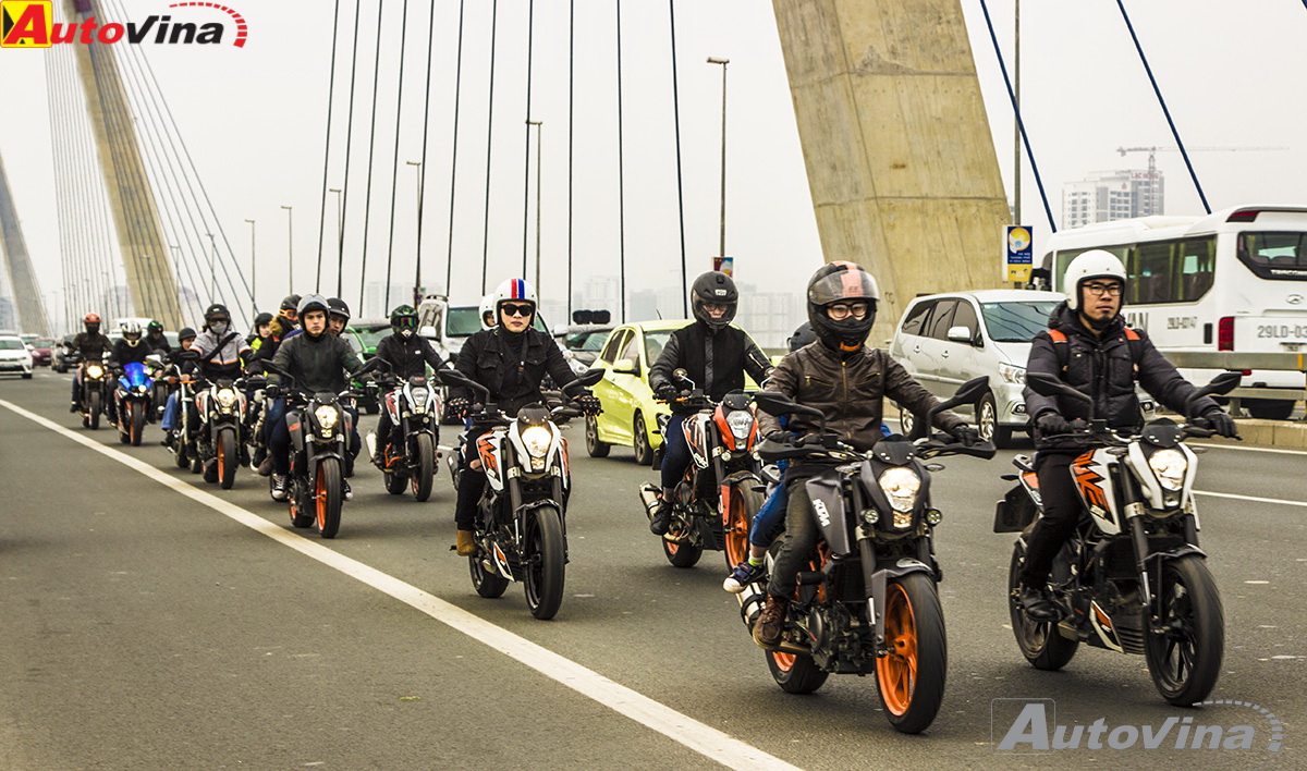 Ngắm dàn xe KTM diễu hành tưởng nhớ cố ca sĩ, nhạc sĩ Trần Lập