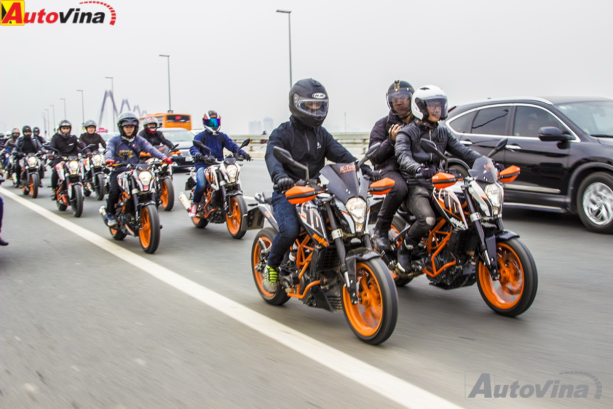 Ngắm dàn xe KTM diễu hành tưởng nhớ cố ca sĩ, nhạc sĩ Trần Lập