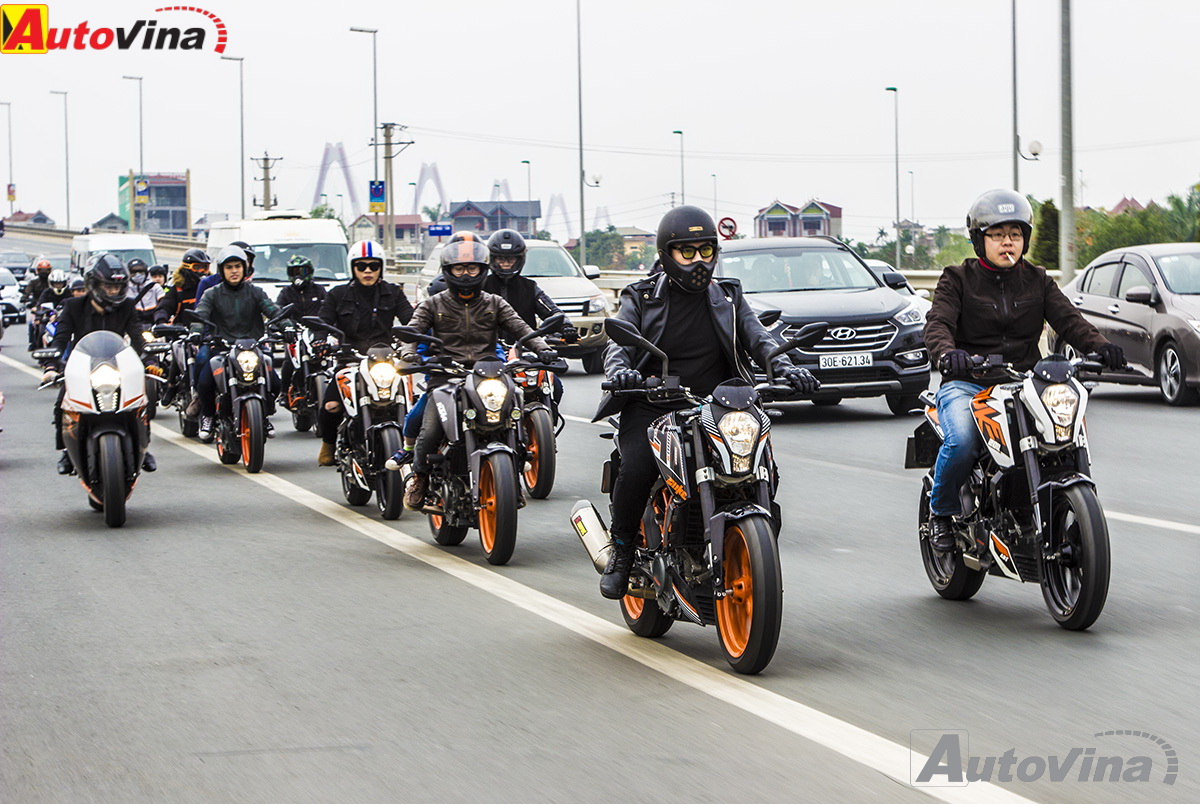 Ngắm dàn xe KTM diễu hành tưởng nhớ cố ca sĩ, nhạc sĩ Trần Lập