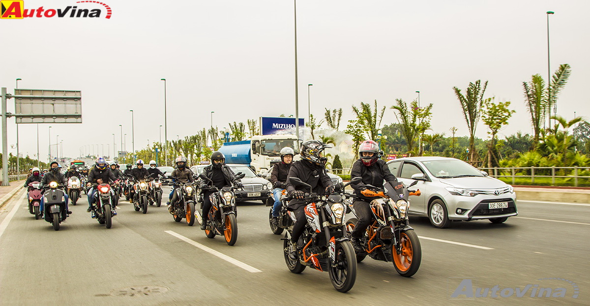 Ngắm dàn xe KTM diễu hành tưởng nhớ cố ca sĩ, nhạc sĩ Trần Lập