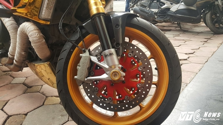 Ducati Diavel mạ vàng