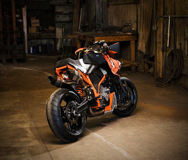 KTM Super Duke R biến hóa 