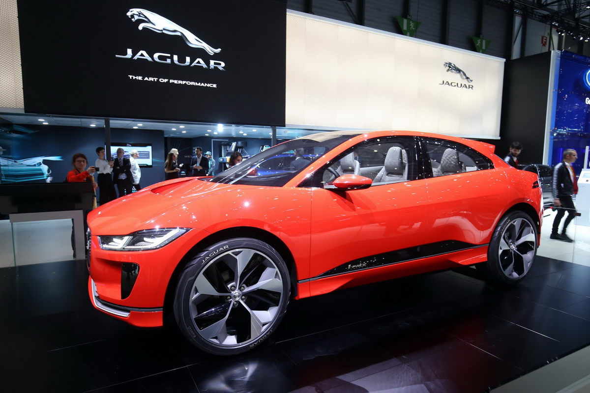 Video I-Pace mẫu SUV chạy điện đầu tiên của Jaguar lộ diện Video I-Pace mẫu SUV chạy điện đầu tiên của Jaguar lộ diện