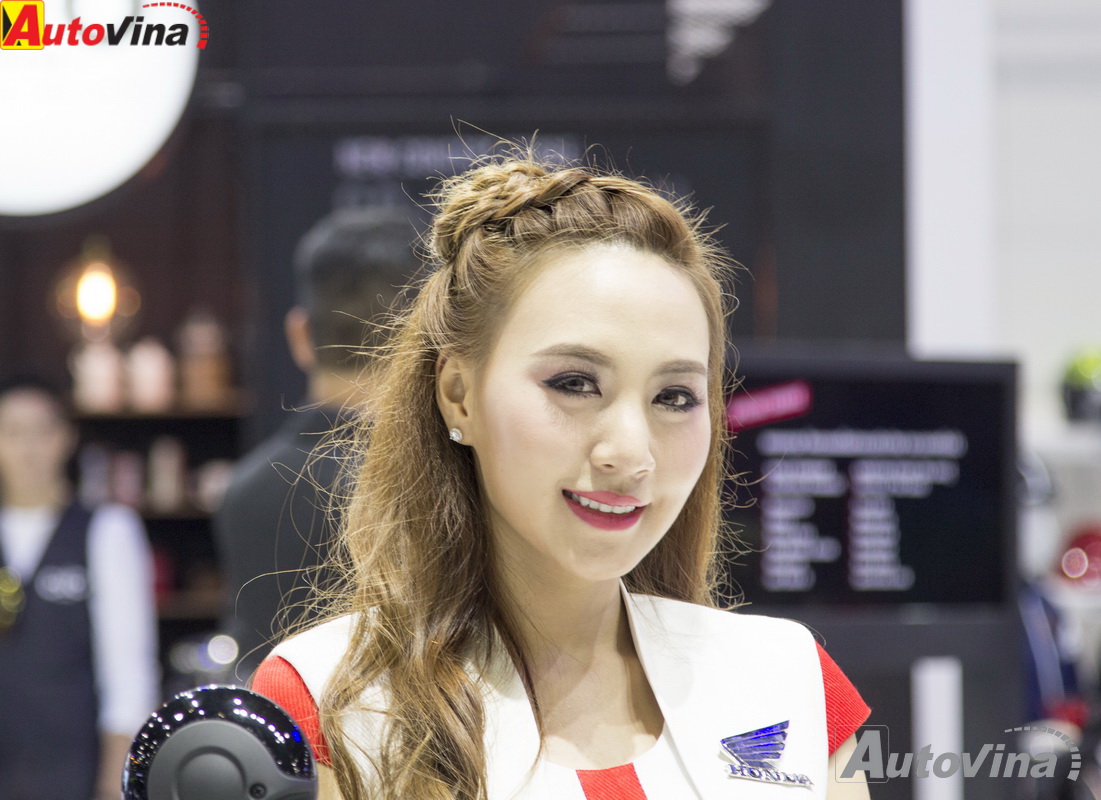 Ngắm dàn mỹ nữ khoe sắc tại triển lãm Bangkok International Motor Show 2017