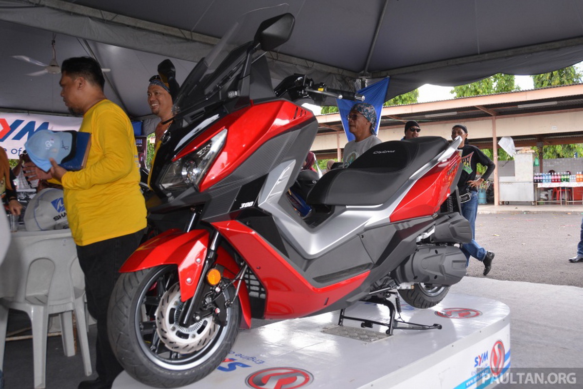 SYM ra mắt xe tay ga cỡ lớn Cruisym 300i 2017