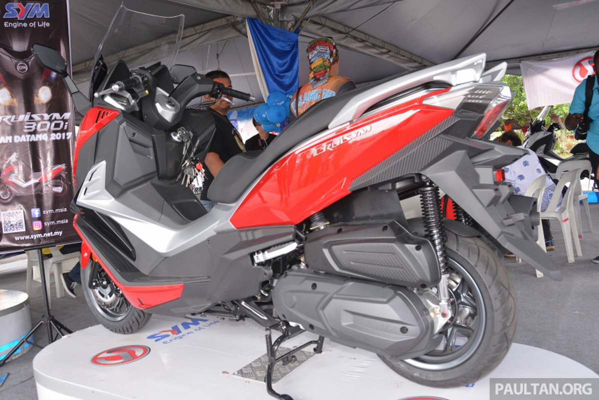 SYM ra mắt xe tay ga cỡ lớn Cruisym 300i 2017