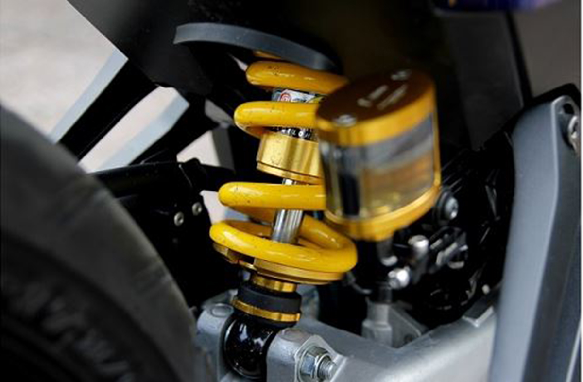 giảm xóc có tiếng kêu