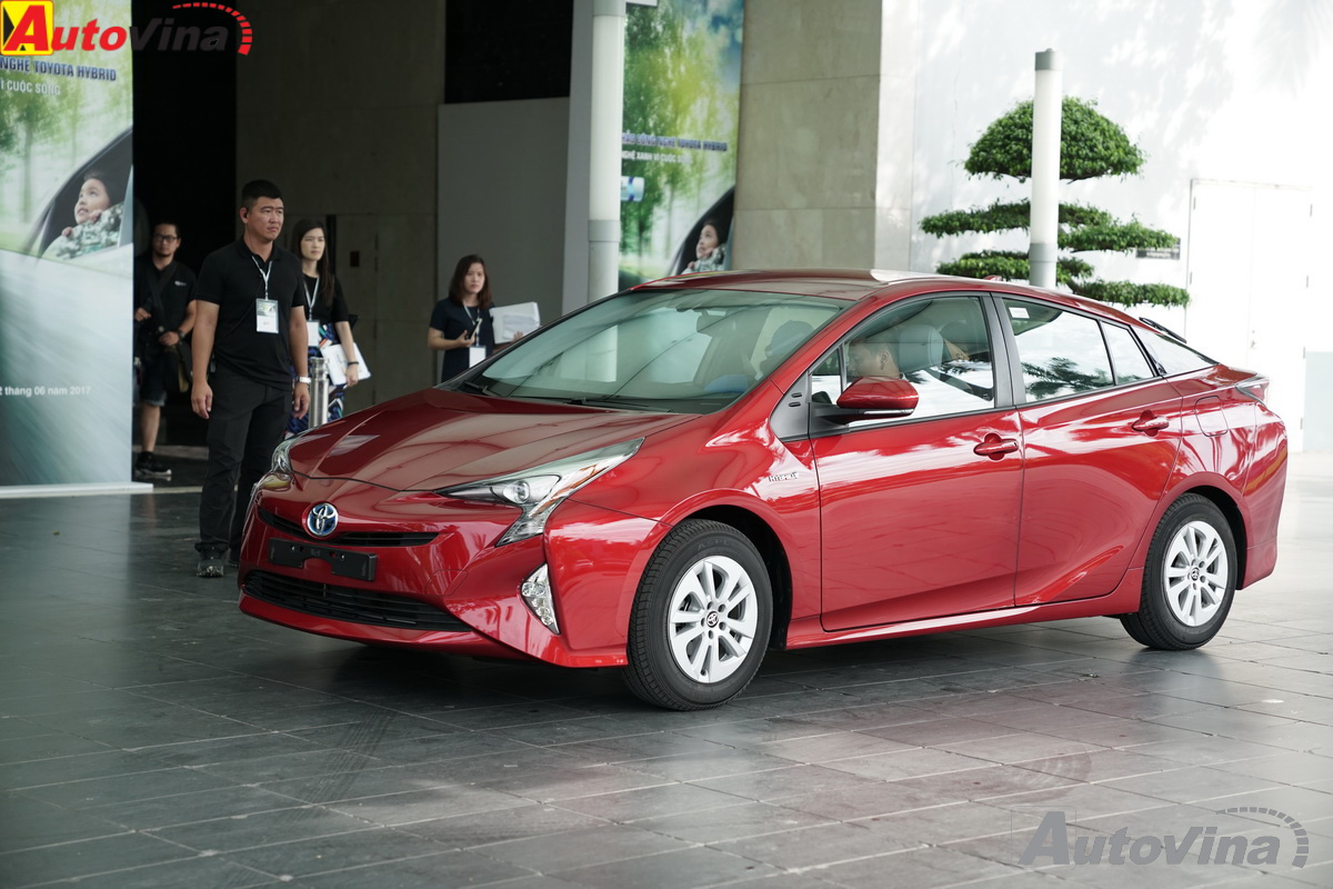 Trải nghiệm công nghệ động cơ Hybrid mới của Toyota trên chiếc Prius 2017 tại Hà Nội