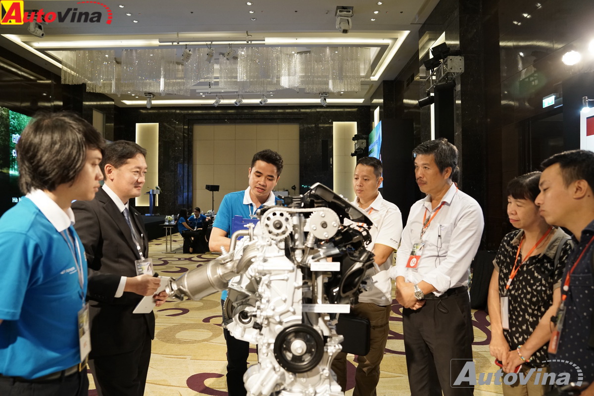 Trải nghiệm công nghệ động cơ Hybrid mới của Toyota trên chiếc Prius 2017 tại Hà Nội