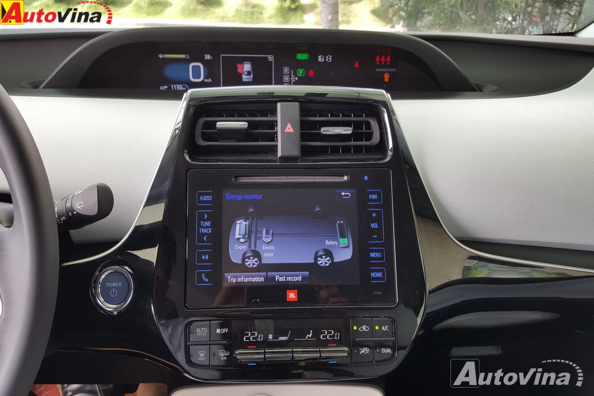 Trải nghiệm công nghệ động cơ Hybrid mới của Toyota trên chiếc Prius 2017 tại Hà Nội