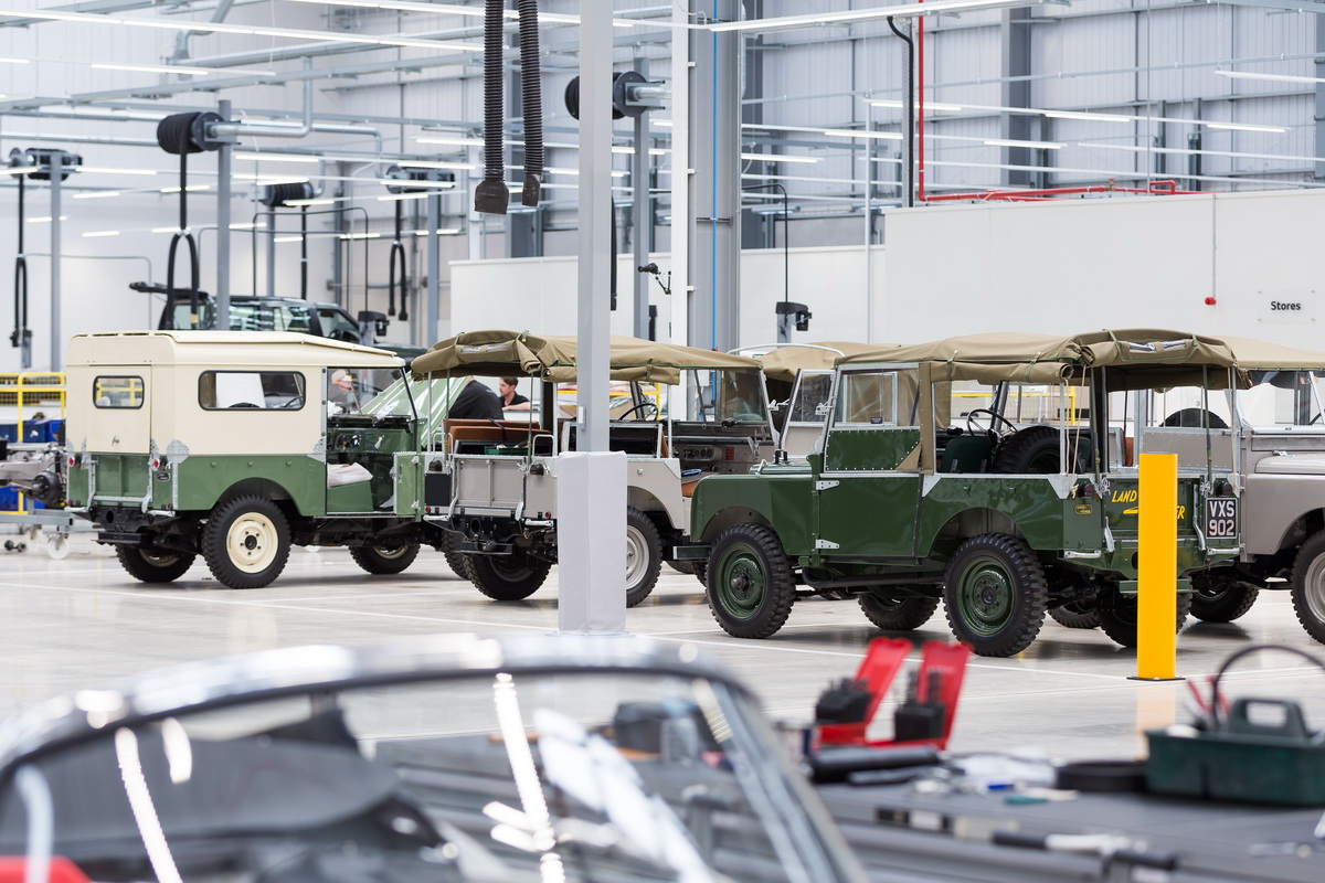 Jaguar Land Rover khai trương trung tâm xe cổ