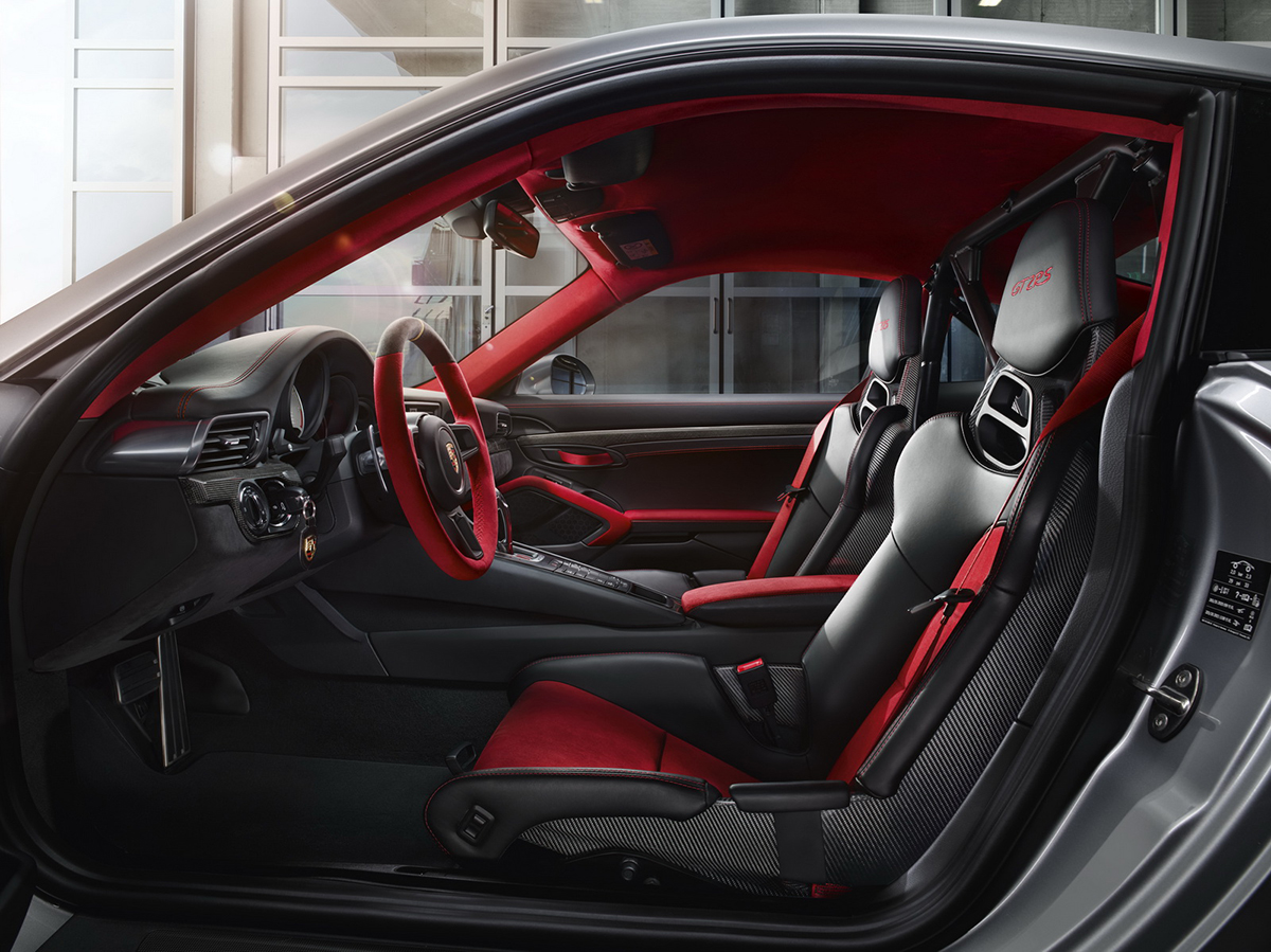 Porsche 911 GT2 RS công suất 700 mã lực
