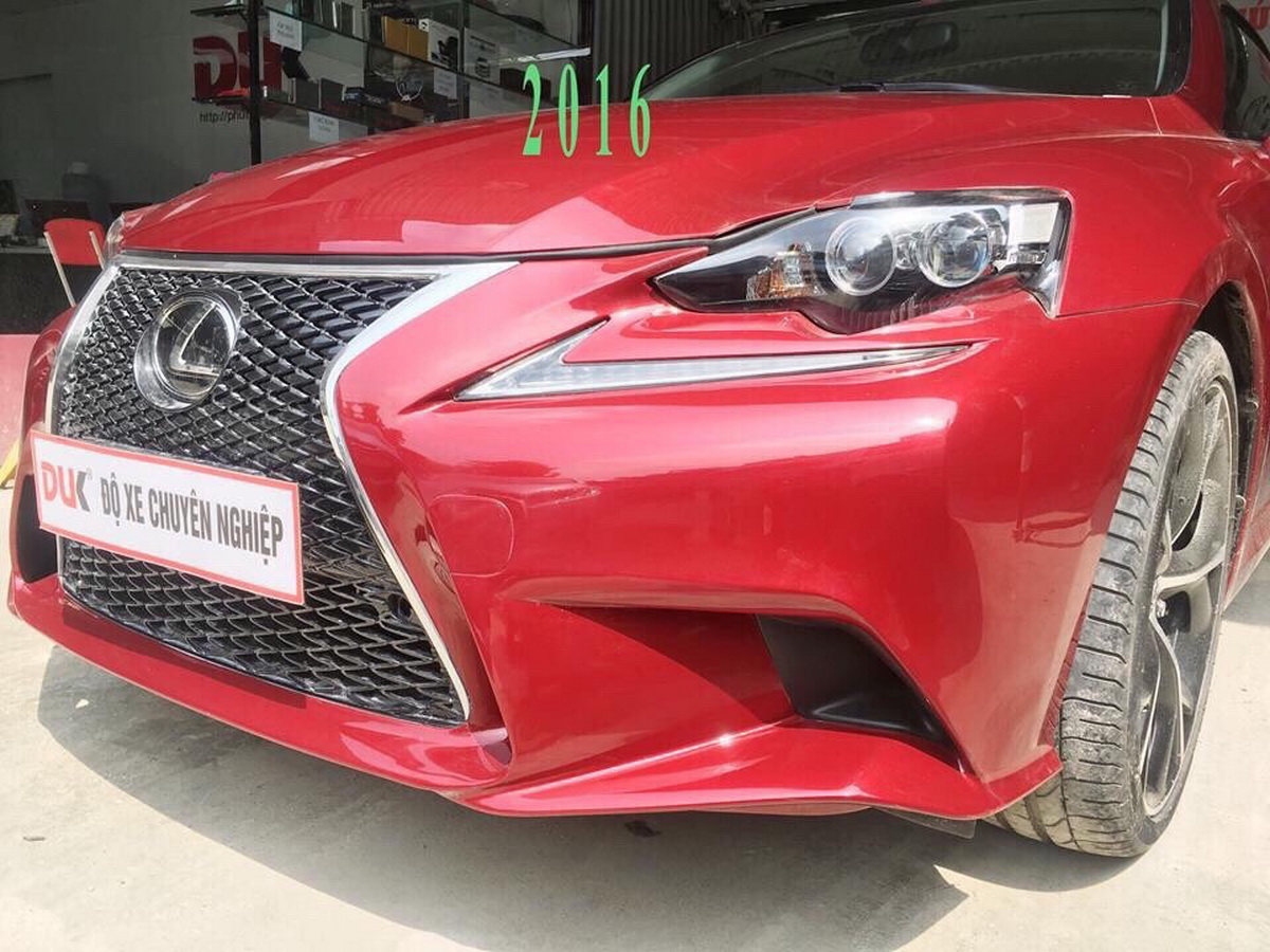 phần đuôi xe lexus is 250 2009